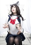 [COSPLAY] 白烨烨 -  魅惑狼姐姐-室外 [63P11V-1.93G]