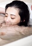 [Photobook] 草野綾1st写真集 あめ色の空に