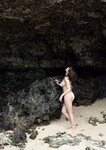 [Photobook] Ai Shinozaki 篠崎愛 - Crystal 結晶 (2017-11-01)png