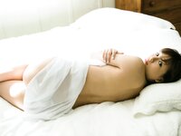[Photobook] Ai Shinozaki 篠崎愛 - Crystal 結晶 (2017-11-01)