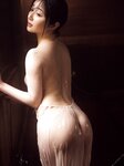 [Photobook] 新藤まなみ写真集『Ｑｕｅｅｎｓ』