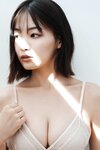 [FRIDAY] 2022.08.28 【夏だ！】吉澤遥奈 納涼50カット公開