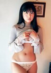[B.L.T. Photobook] Rio Yoshida 吉田莉桜 - Winter tenderness 冬の花。 (2022-09-16)