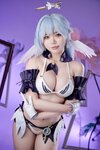 [Cosplay] ZinieQ 崩坏 知更鸟