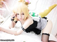 [Cosplay] Potato Godzilla - Bowsette