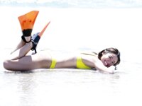 FLASHデジタル写真集 白波瀬海来 最高潮ビキニ