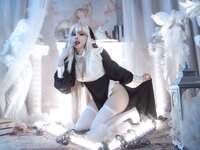[Cosplay] 鹿八岁 堕落修女