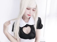 [Cosplay] eloise软软 女仆长裙