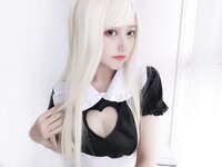 [Cosplay] eloise软软 女仆长裙