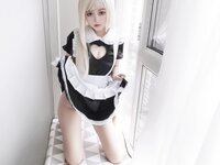 [Cosplay] eloise软软 女仆长裙