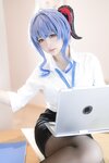 [Cosplay] 樱梨梨 甘雨小秘书