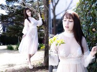 [Photobook] ミッシェル愛美 写真集「恋が咲くとき」