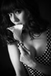 [Photobook] 週刊ポストデジタル写真集 杉本有美 yumi-mono-chrome