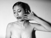 [Photobook] 週刊ポストデジタル写真集 杉本有美 yumi-mono-chrome
