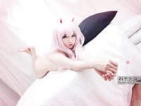 [Cosplay] Potato Godzilla - Zero Two