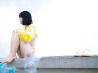 [Cosplay] 一只小栗奈 天台小雨衣
