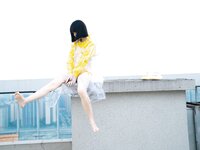 [Cosplay] 一只小栗奈 天台小雨衣