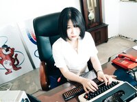 [Loozy] Zia (지아) - Female Employee