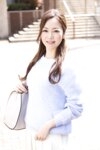 【舞ワイフ公式写真集】小川華蓮 - 育ちの良さが伝わってくる優しい雰囲気をまとった美人妻