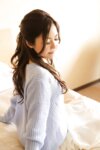 【舞ワイフ公式写真集】小川華蓮 - 育ちの良さが伝わってくる優しい雰囲気をまとった美人妻