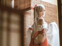 [Cosplay] Chun Momo 蠢沫沫 - Terrible witch 可畏 巫女