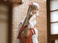 [Cosplay] Chun Momo 蠢沫沫 - Terrible witch 可畏 巫女