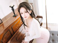 [Cosplay] 日奈娇 钢琴老师