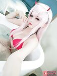 [Cosplay] Potato Godzilla - Zero Two Bikini