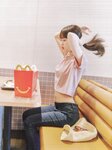 [Photobook] Renka Iwamoto 岩本蓮加 1st Photobook - Mischievous Wind いたずらな風