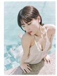 [Photobook] Renka Iwamoto 岩本蓮加 1st Photobook - Mischievous Wind いたずらな風