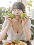 [Photobook] Renka Iwamoto 岩本蓮加 1st Photobook - Mischievous Wind いたずらな風