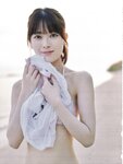 [Photobook] Renka Iwamoto 岩本蓮加 1st Photobook - Mischievous Wind いたずらな風