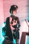 [Cosplay] Chun Momo 蠢沫沫 & Izumi 泉桃子 - Nun & Nurse 修女×护士