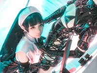 [Cosplay] Chun Momo 蠢沫沫 & Izumi 泉桃子 - Nun & Nurse 修女×护士
