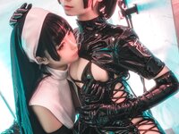 [Cosplay] Chun Momo 蠢沫沫 & Izumi 泉桃子 - Nun & Nurse 修女×护士