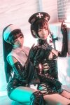 [Cosplay] Chun Momo 蠢沫沫 & Izumi 泉桃子 - Nun & Nurse 修女×护士