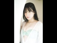 FRIDAY GOLD 名前はまだない。「初ビキニ撮り下ろし」プラチナ11カット