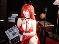 [Cosplay] 面饼仙儿 - Nikke 小红帽礼服