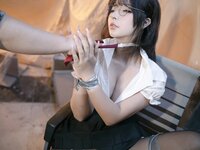 [Cosplay] yuuhui玉汇 – 电梯间尾行