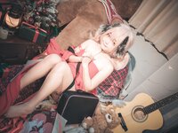 [Cosplay] 神沢永莉 - 请签收小春的礼物