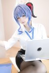 [Cosplay] Eriri 樱梨梨 - Ganyu Secretary 甘雨秘书