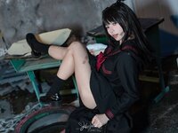 黏黏团子兔 (咬一口兔娘) - 2024年11月 不良女高 [74P1V-1.79GB]