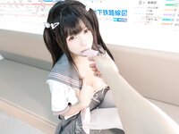 黏黏团子兔 (咬一口兔娘) - 2024年12月 地铁萌妹 [165P1V-1.92G]
