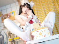 黏黏团子兔 (咬一口兔娘) - 2024年12月 诞生日限定 『兔子味蛋糕』[114P3V-2.95G]