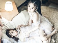 [JVID] 辰辰 & 妍妍 Angel - 我的大小女友-情人节带两位女友开房间-超超透上衣透明内裤