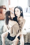 [JVID] 辰辰 & 妍妍 Angel - 我的大小女友-情人节带两位女友开房间-超超透上衣透明内裤