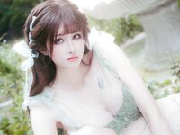 [Cosplay] 鹿八岁 - 小鹿的秘密花园