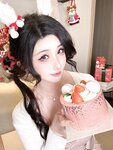 [Cosplay] rioko凉凉子 - 圣诞草莓蛋糕