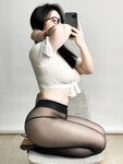 [Cosplay] 皮皮奶可可爱了啦 - OL眼镜娘