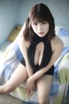 [Photobook] 有岡みう ヌード写真集 〜エッチなセーターを巨乳のお姉さんに着てもらいました〜(ミドルエッチ出版)
